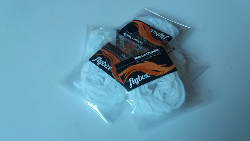 Flybox Intense Chenille in UV Diamond White-1